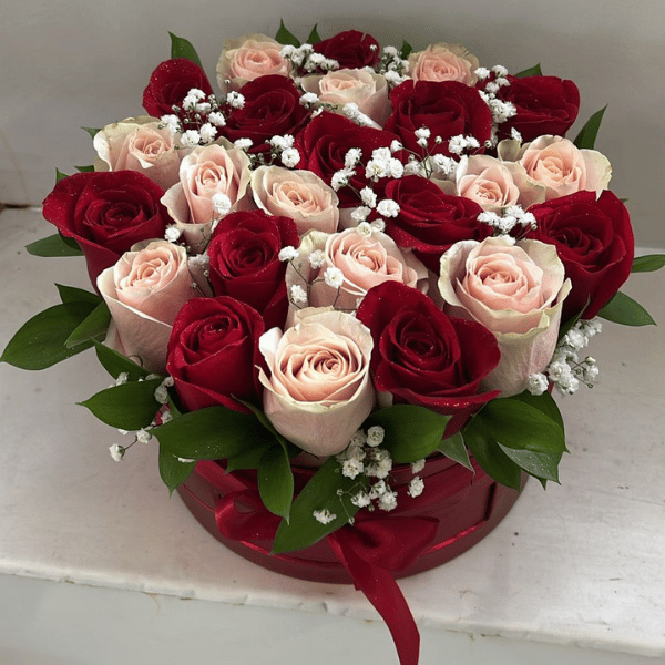 Box de rosas mixtas con follaje