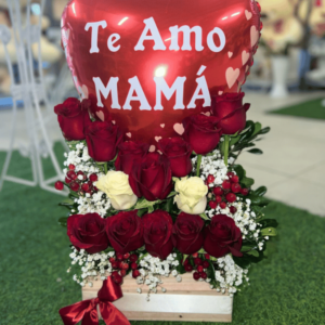 Caja floral con globo de corazón