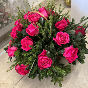 Canasta de Rosas Fucsias