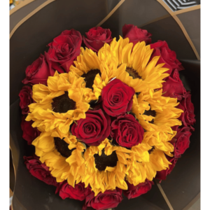 Ramo elegante de girasoles y rosas