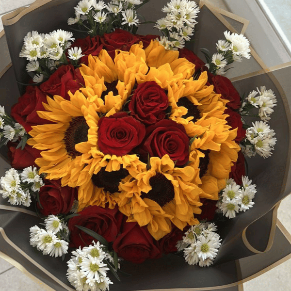 Ramo Abundante de Girasoles y Rosas