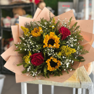 Ramo Alegre de Girasoles y Rosas