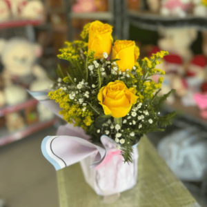 Florero pequeño de 3 rosas